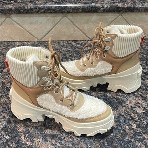 Sorel ankle Sherpa boot BREX . NWOT 5.5